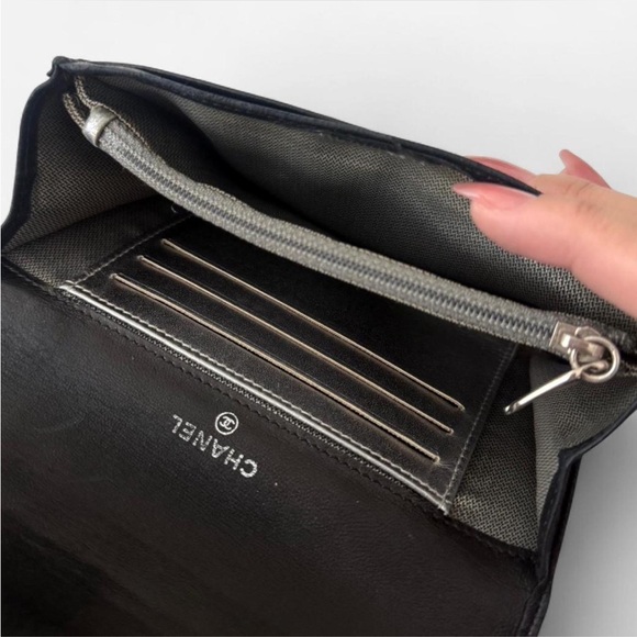 Vintage Chanel Quilted Lambskin Bifold Wallet - Picture 4 of 8